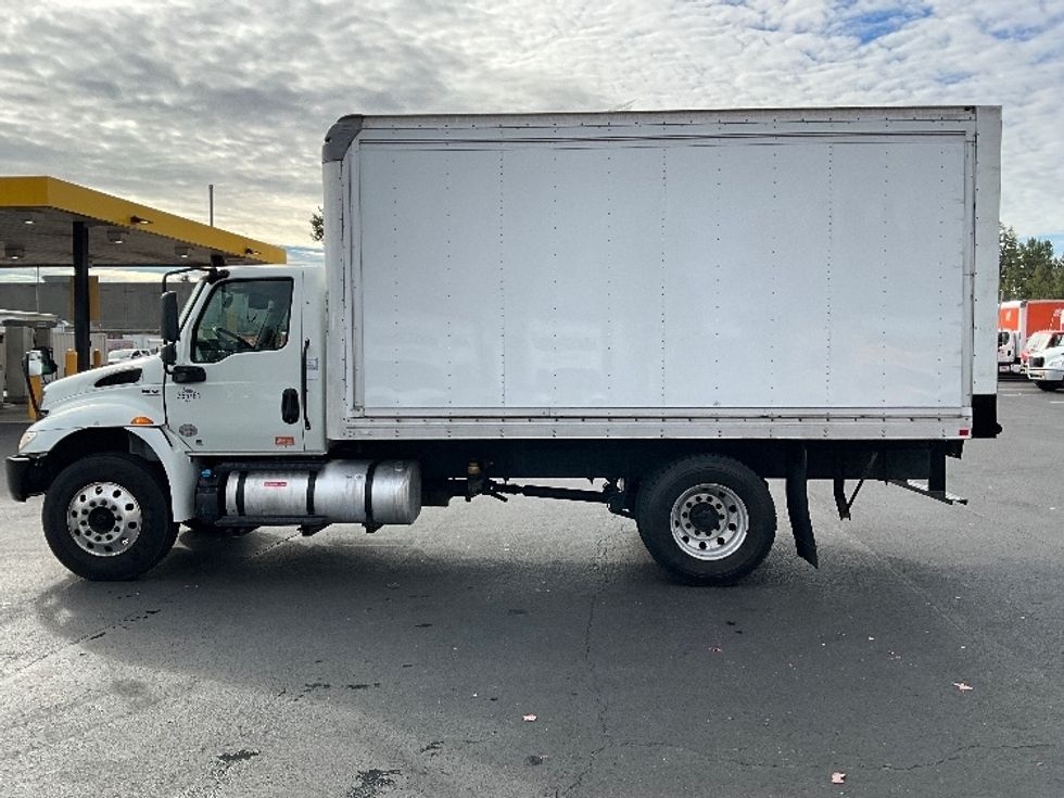 Medium Duty Box Truck-Light and Medium Duty Trucks-International-2020-MV607-Portland-OR-176,229\n\t\tmiles-$ 40,250 - Image 4