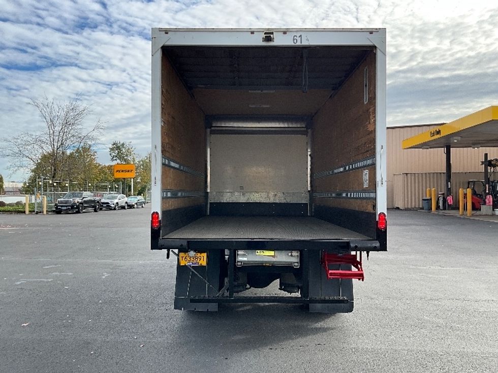 Medium Duty Box Truck-Light and Medium Duty Trucks-International-2020-MV607-Portland-OR-176,229\n\t\tmiles-$ 40,250 - Image 8
