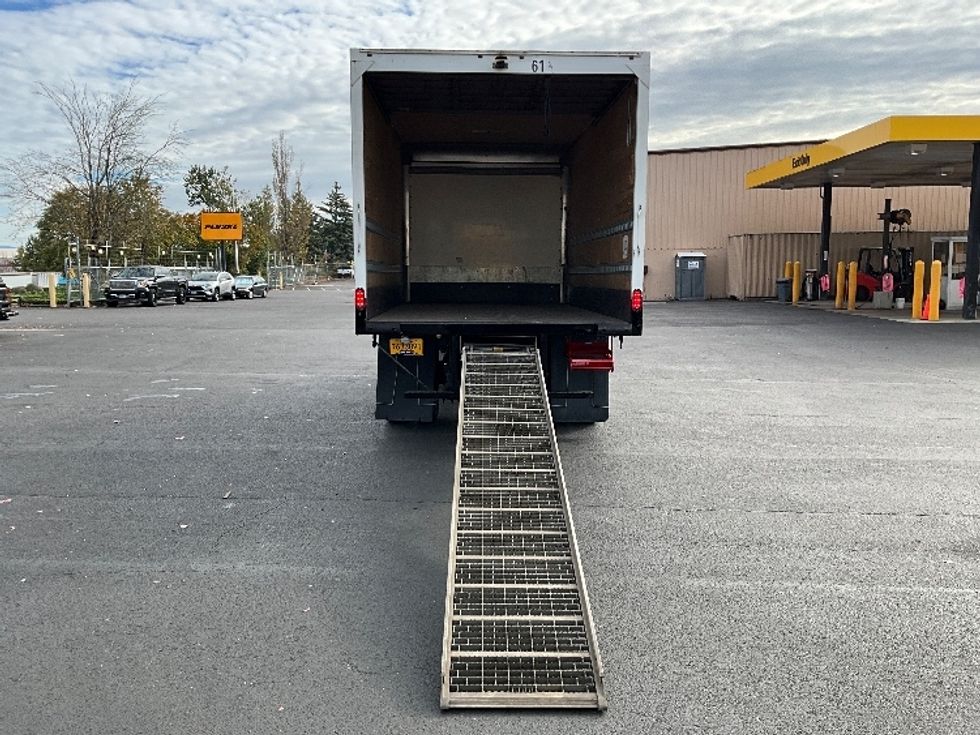 Medium Duty Box Truck-Light and Medium Duty Trucks-International-2020-MV607-Portland-OR-176,229\n\t\tmiles-$ 40,250 - Image 9