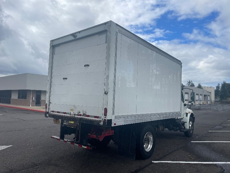Medium Duty Box Truck-Light and Medium Duty Trucks-International-2020-MV607-Portland-OR-176,743\n\t\tmiles-$ 40,000 - Image 11