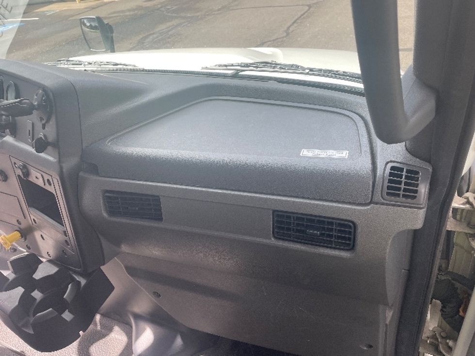 Medium Duty Box Truck-Light and Medium Duty Trucks-International-2020-MV607-Portland-OR-176,743\n\t\tmiles-$ 40,000 - Image 18
