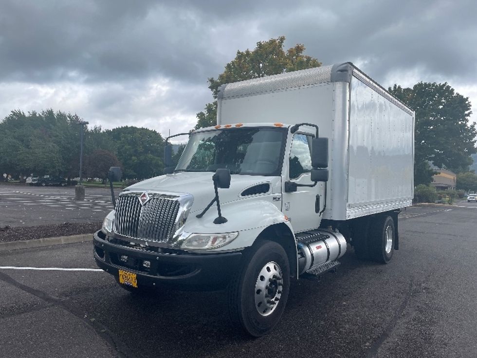 Medium Duty Box Truck-Light and Medium Duty Trucks-International-2020-MV607-Portland-OR-176,743\n\t\tmiles-$ 40,000 - Image 3