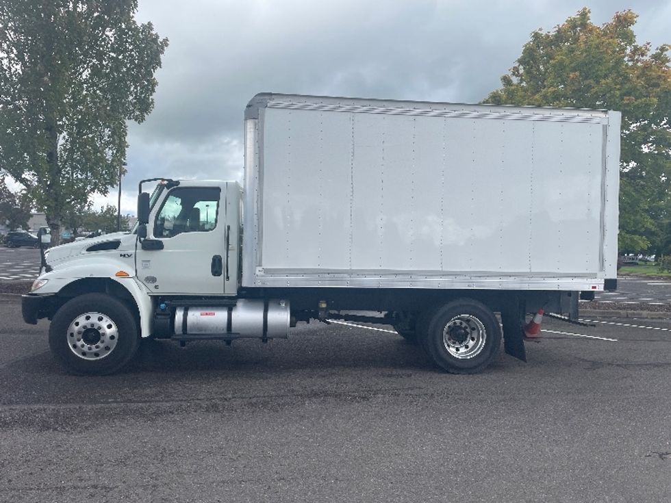 Medium Duty Box Truck-Light and Medium Duty Trucks-International-2020-MV607-Portland-OR-176,743\n\t\tmiles-$ 40,000 - Image 4