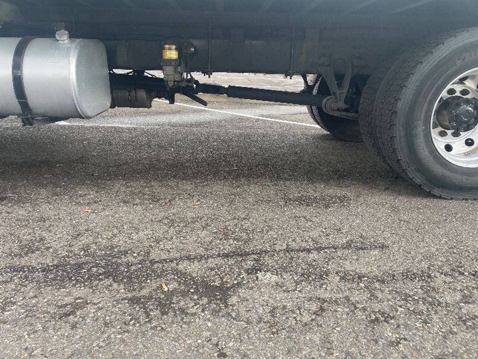 Medium Duty Box Truck-Light and Medium Duty Trucks-International-2020-MV607-Portland-OR-176,743\n\t\tmiles-$ 40,000 - Image 5