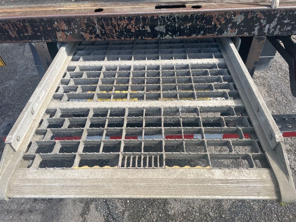 Medium Duty Box Truck-Light and Medium Duty Trucks-International-2020-MV607-Portland-OR-176,743\n\t\tmiles-$ 40,000 - Image 9