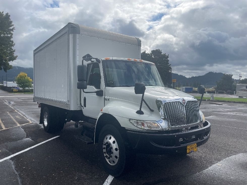 Medium Duty Box Truck-Light and Medium Duty Trucks-International-2020-MV607-Portland-OR-179,249\n\t\tmiles-$ 39,750 - Image 1