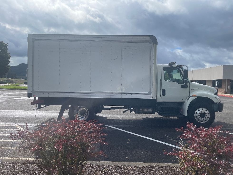 Medium Duty Box Truck-Light and Medium Duty Trucks-International-2020-MV607-Portland-OR-179,249\n\t\tmiles-$ 39,750 - Image 14
