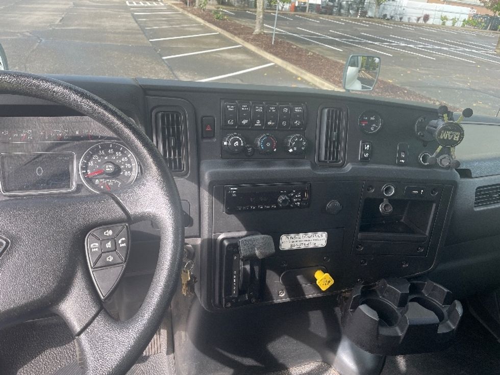 Medium Duty Box Truck-Light and Medium Duty Trucks-International-2020-MV607-Portland-OR-179,249\n\t\tmiles-$ 39,750 - Image 16