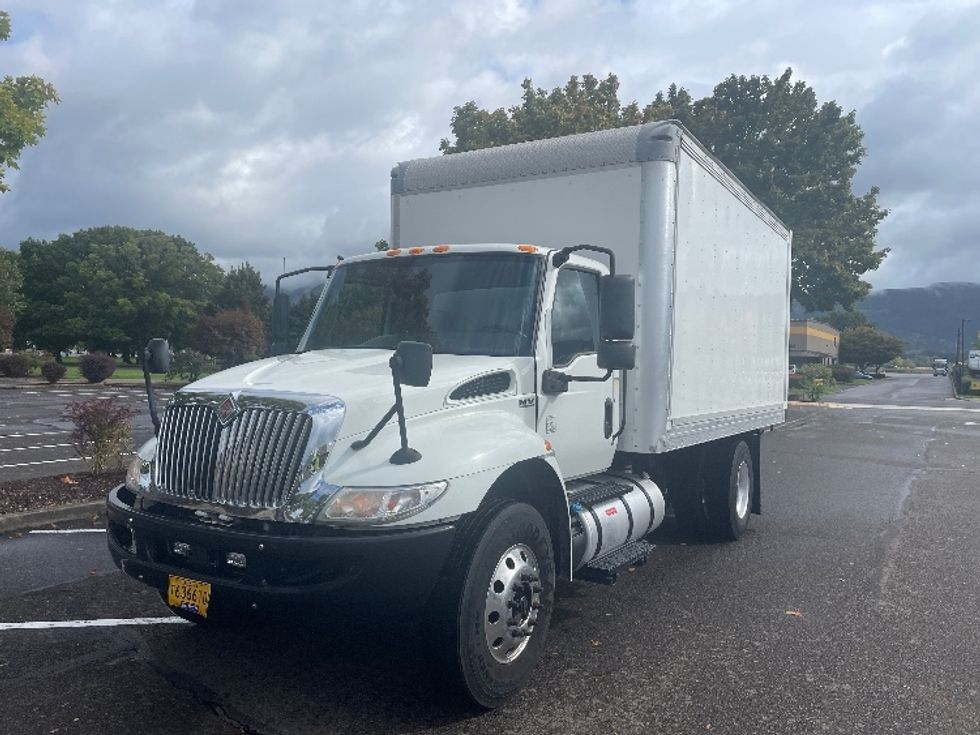 Medium Duty Box Truck-Light and Medium Duty Trucks-International-2020-MV607-Portland-OR-179,249\n\t\tmiles-$ 39,750 - Image 3