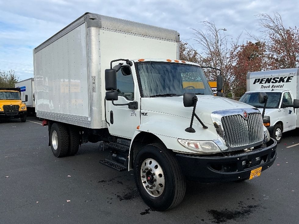 Medium Duty Box Truck-Light and Medium Duty Trucks-International-2020-MV607-Portland-OR-183,472\n\t\tmiles-$ 39,250 - Image 1