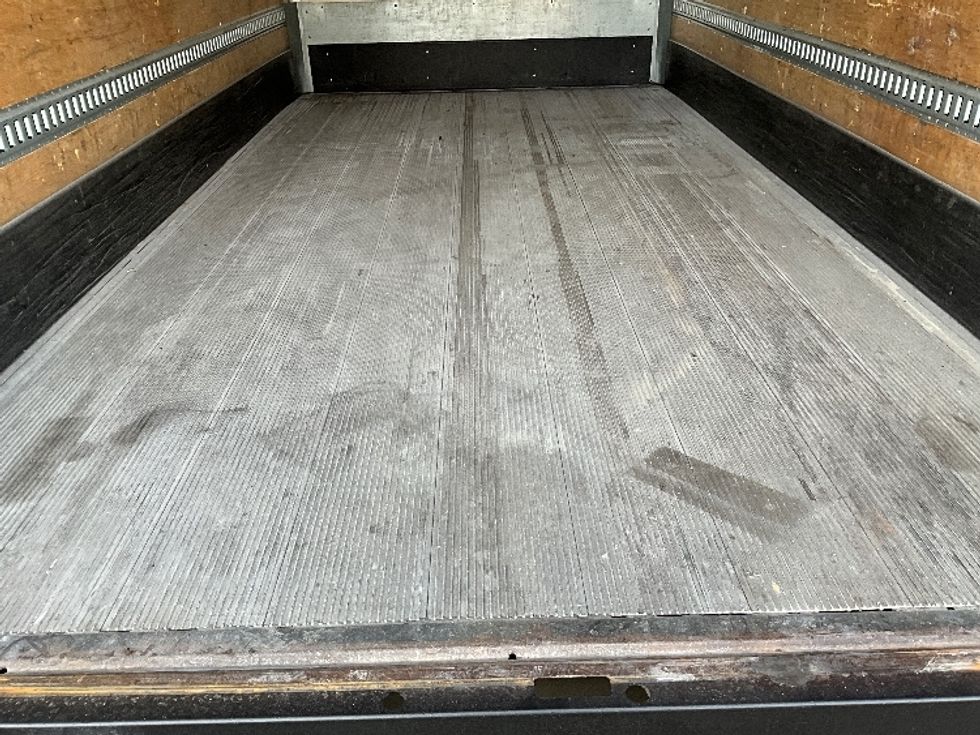 Medium Duty Box Truck-Light and Medium Duty Trucks-International-2020-MV607-Portland-OR-183,472\n\t\tmiles-$ 39,250 - Image 10