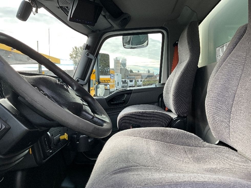 Medium Duty Box Truck-Light and Medium Duty Trucks-International-2020-MV607-Portland-OR-183,472\n\t\tmiles-$ 39,250 - Image 19