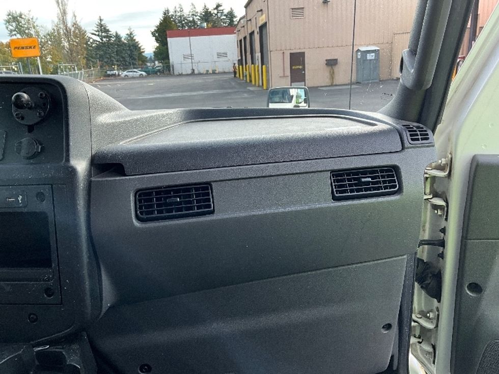 Medium Duty Box Truck-Light and Medium Duty Trucks-International-2020-MV607-Portland-OR-183,472\n\t\tmiles-$ 39,250 - Image 21