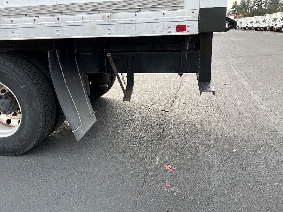 Medium Duty Box Truck-Light and Medium Duty Trucks-International-2020-MV607-Portland-OR-183,472\n\t\tmiles-$ 39,250 - Image 25