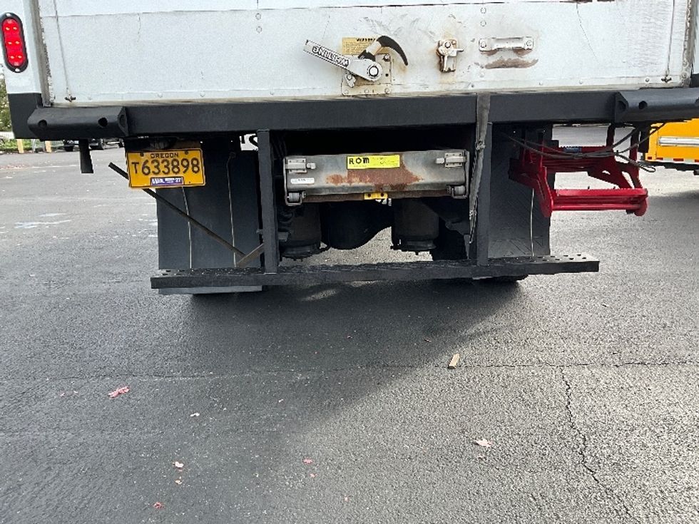 Medium Duty Box Truck-Light and Medium Duty Trucks-International-2020-MV607-Portland-OR-183,472\n\t\tmiles-$ 39,250 - Image 26