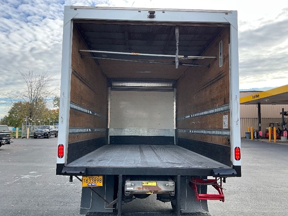 Medium Duty Box Truck-Light and Medium Duty Trucks-International-2020-MV607-Portland-OR-183,472\n\t\tmiles-$ 39,250 - Image 8