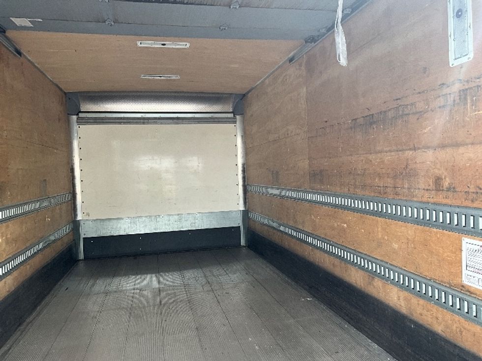 Medium Duty Box Truck-Light and Medium Duty Trucks-International-2020-MV607-Portland-OR-184,200\n\t\tmiles-$ 41,000 - Image 12