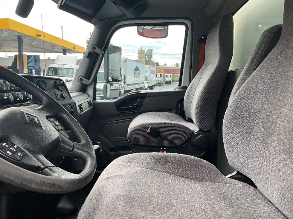 Medium Duty Box Truck-Light and Medium Duty Trucks-International-2020-MV607-Portland-OR-184,200\n\t\tmiles-$ 41,000 - Image 19