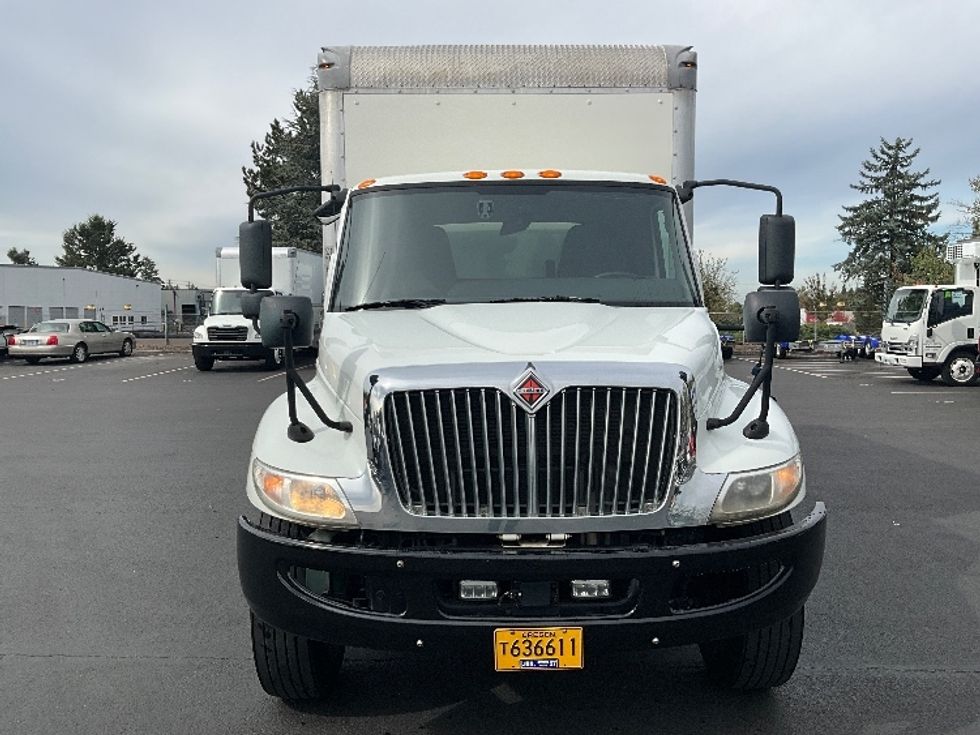 Medium Duty Box Truck-Light and Medium Duty Trucks-International-2020-MV607-Portland-OR-184,200\n\t\tmiles-$ 41,000 - Image 2