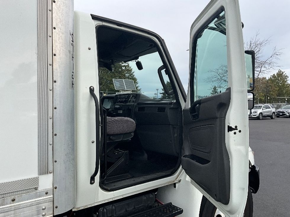 Medium Duty Box Truck-Light and Medium Duty Trucks-International-2020-MV607-Portland-OR-184,200\n\t\tmiles-$ 41,000 - Image 20