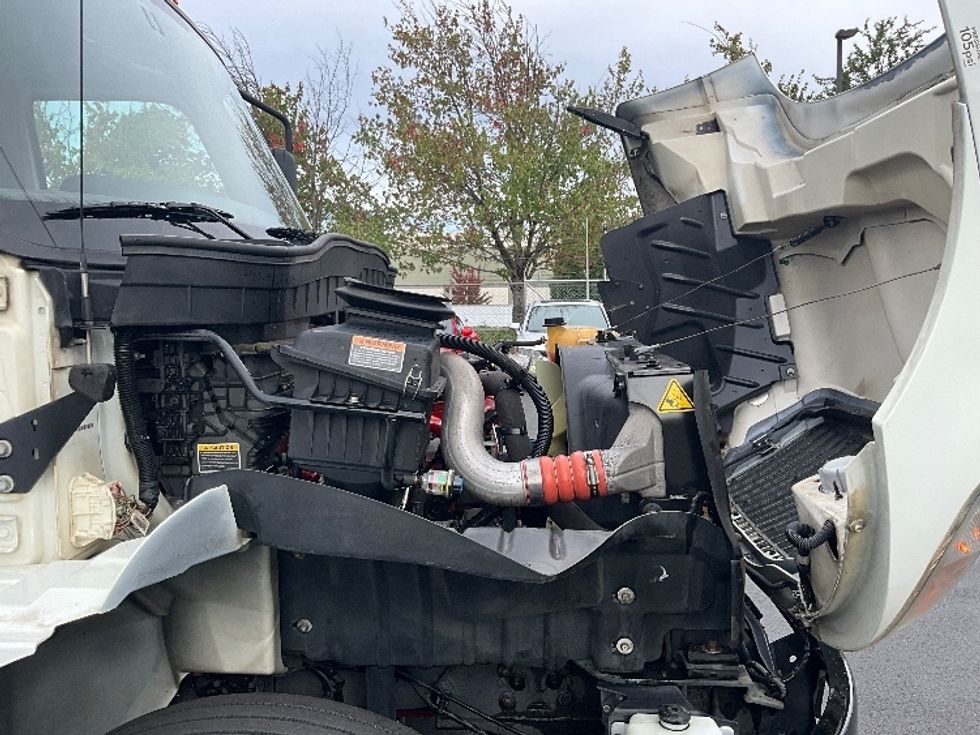 Medium Duty Box Truck-Light and Medium Duty Trucks-International-2020-MV607-Portland-OR-184,200\n\t\tmiles-$ 41,000 - Image 23