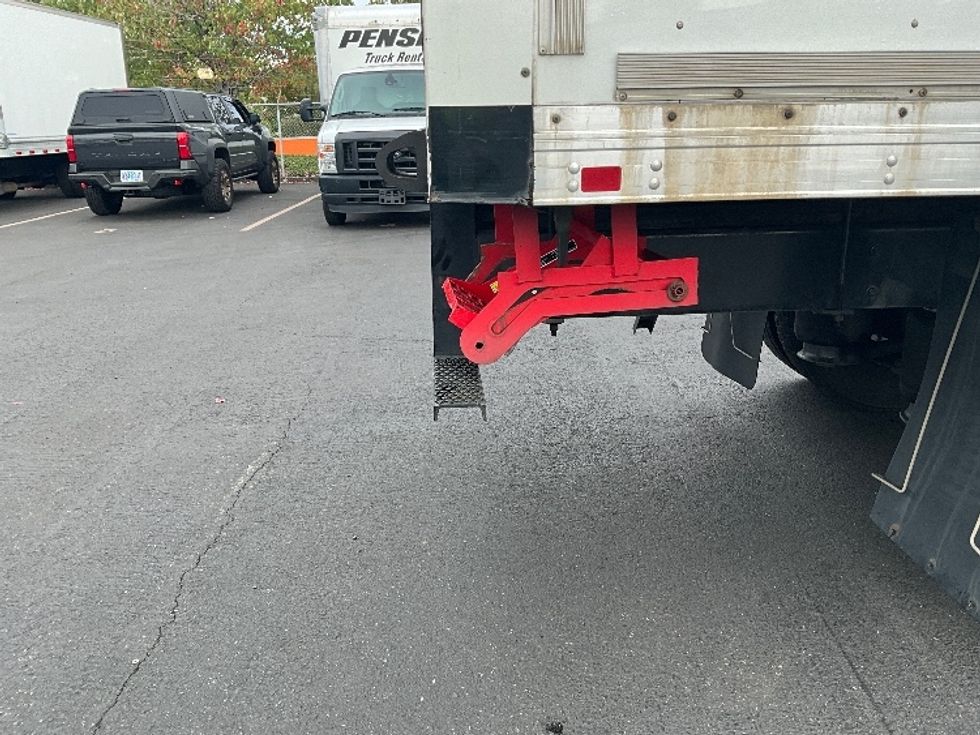 Medium Duty Box Truck-Light and Medium Duty Trucks-International-2020-MV607-Portland-OR-184,200\n\t\tmiles-$ 41,000 - Image 26