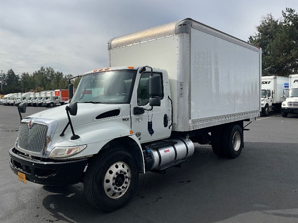 Medium Duty Box Truck-Light and Medium Duty Trucks-International-2020-MV607-Portland-OR-184,200\n\t\tmiles-$ 41,000 - Image 3