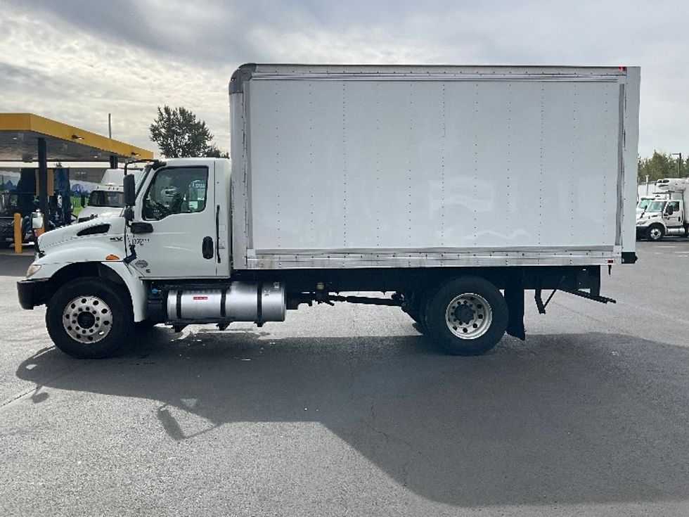 Medium Duty Box Truck-Light and Medium Duty Trucks-International-2020-MV607-Portland-OR-184,200\n\t\tmiles-$ 41,000 - Image 4