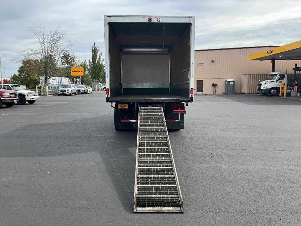 Medium Duty Box Truck-Light and Medium Duty Trucks-International-2020-MV607-Portland-OR-184,200\n\t\tmiles-$ 41,000 - Image 9