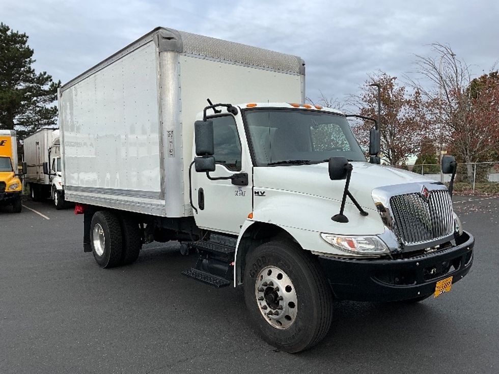 Medium Duty Box Truck-Light and Medium Duty Trucks-International-2020-MV607-Portland-OR-194,523\n\t\tmiles-$ 37,750 - Image 1