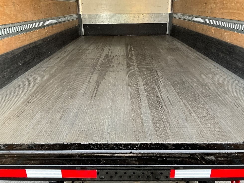 Medium Duty Box Truck-Light and Medium Duty Trucks-International-2020-MV607-Portland-OR-194,523\n\t\tmiles-$ 37,750 - Image 10