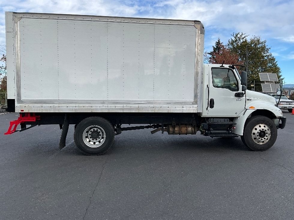 Medium Duty Box Truck-Light and Medium Duty Trucks-International-2020-MV607-Portland-OR-194,523\n\t\tmiles-$ 37,750 - Image 15