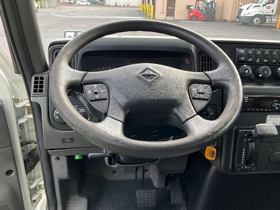 Medium Duty Box Truck-Light and Medium Duty Trucks-International-2020-MV607-Portland-OR-194,523\n\t\tmiles-$ 37,750 - Image 18