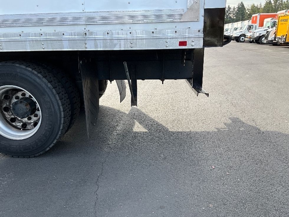 Medium Duty Box Truck-Light and Medium Duty Trucks-International-2020-MV607-Portland-OR-194,523\n\t\tmiles-$ 37,750 - Image 25