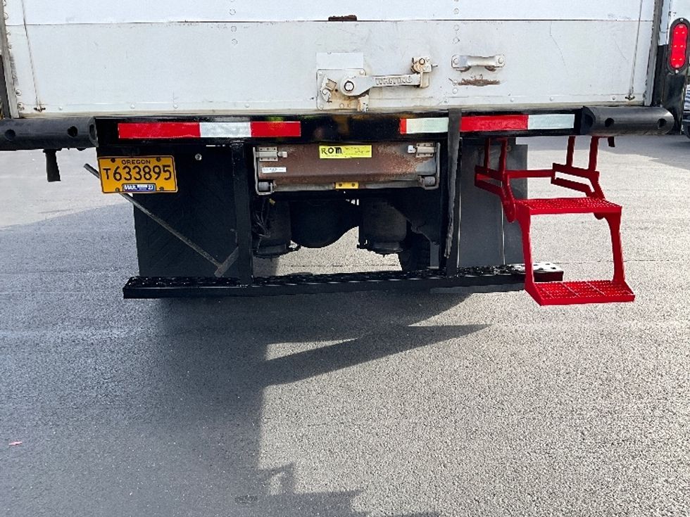 Medium Duty Box Truck-Light and Medium Duty Trucks-International-2020-MV607-Portland-OR-194,523\n\t\tmiles-$ 37,750 - Image 26