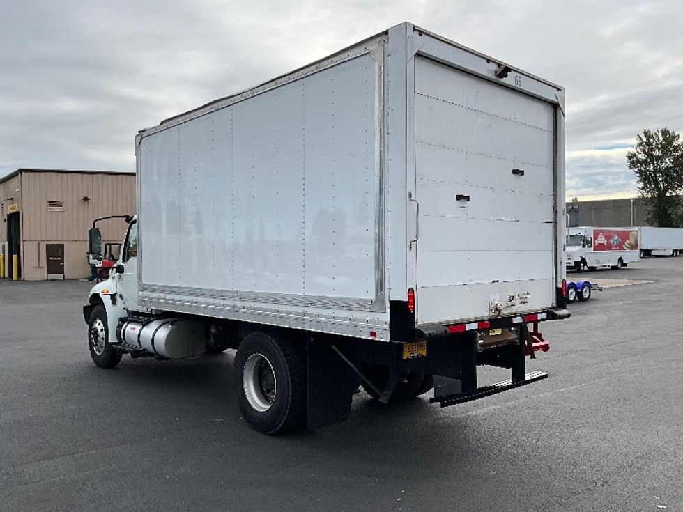 Medium Duty Box Truck-Light and Medium Duty Trucks-International-2020-MV607-Portland-OR-194,523\n\t\tmiles-$ 37,750 - Image 6