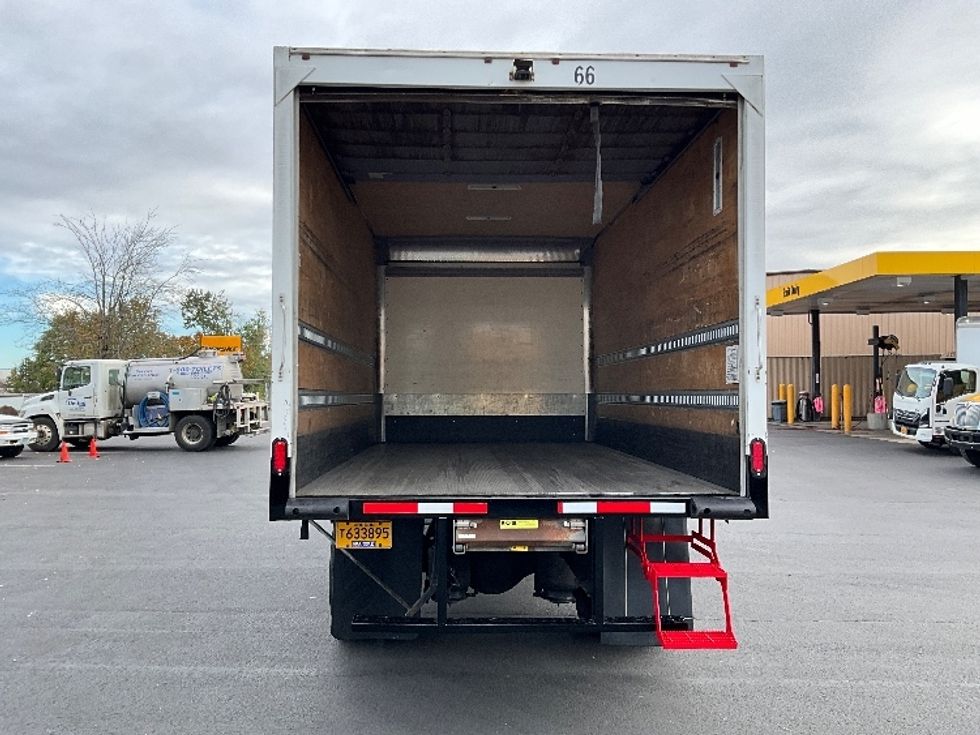 Medium Duty Box Truck-Light and Medium Duty Trucks-International-2020-MV607-Portland-OR-194,523\n\t\tmiles-$ 37,750 - Image 8