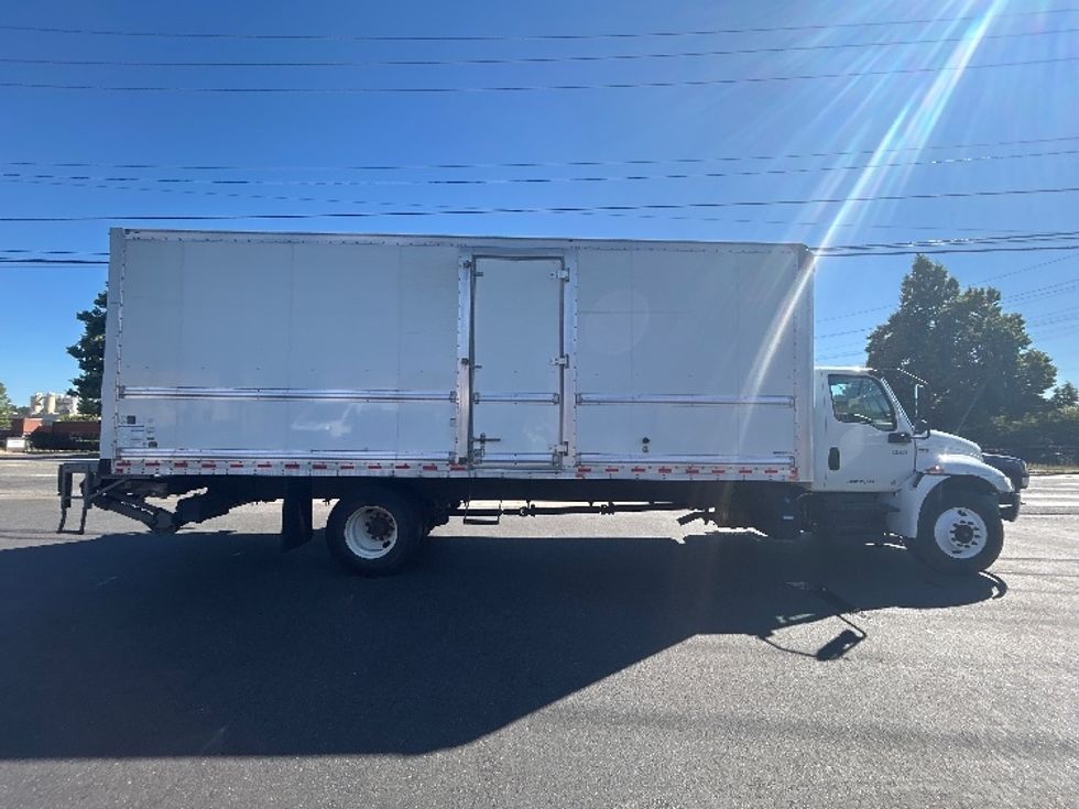 Medium Duty Box Truck-Light and Medium Duty Trucks-International-2020-MV607-Portland-OR-196,361\n\t\tmiles-$ 47,250 - Image 15