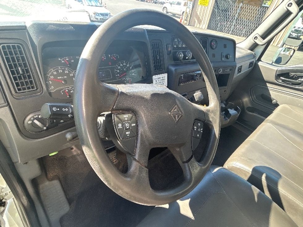 Medium Duty Box Truck-Light and Medium Duty Trucks-International-2020-MV607-Portland-OR-196,361\n\t\tmiles-$ 47,250 - Image 17