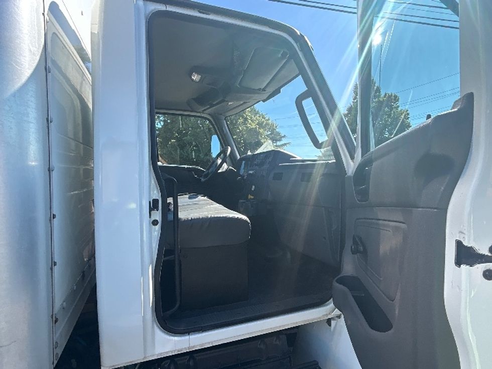 Medium Duty Box Truck-Light and Medium Duty Trucks-International-2020-MV607-Portland-OR-196,361\n\t\tmiles-$ 47,250 - Image 20