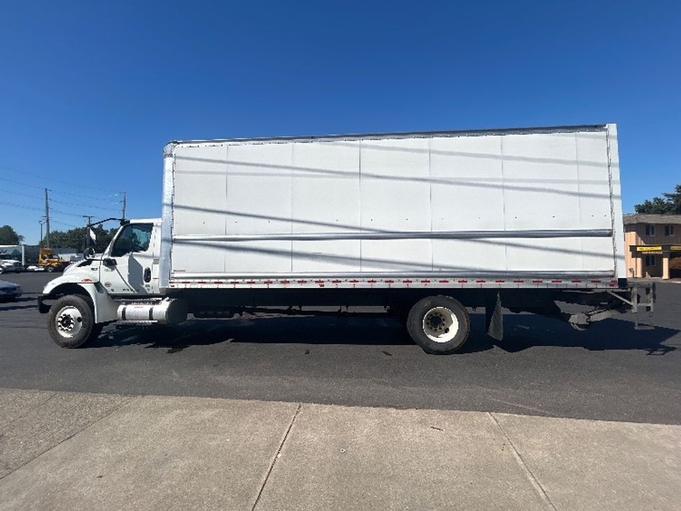 Medium Duty Box Truck-Light and Medium Duty Trucks-International-2020-MV607-Portland-OR-196,361\n\t\tmiles-$ 47,250 - Image 4