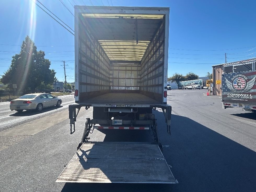 Medium Duty Box Truck-Light and Medium Duty Trucks-International-2020-MV607-Portland-OR-196,361\n\t\tmiles-$ 47,250 - Image 9