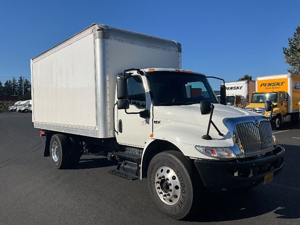 Medium Duty Box Truck-Light and Medium Duty Trucks-International-2020-MV607-Portland-OR-208,365\n\t\tmiles-$ 37,000 - Image 1