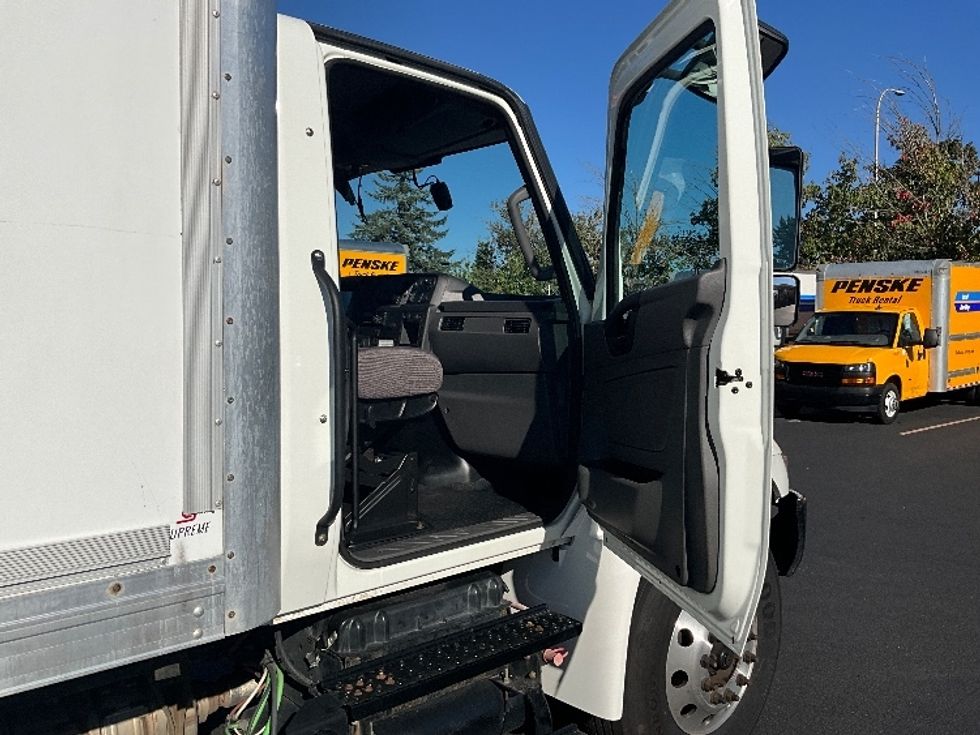 Medium Duty Box Truck-Light and Medium Duty Trucks-International-2020-MV607-Portland-OR-208,365\n\t\tmiles-$ 37,000 - Image 20