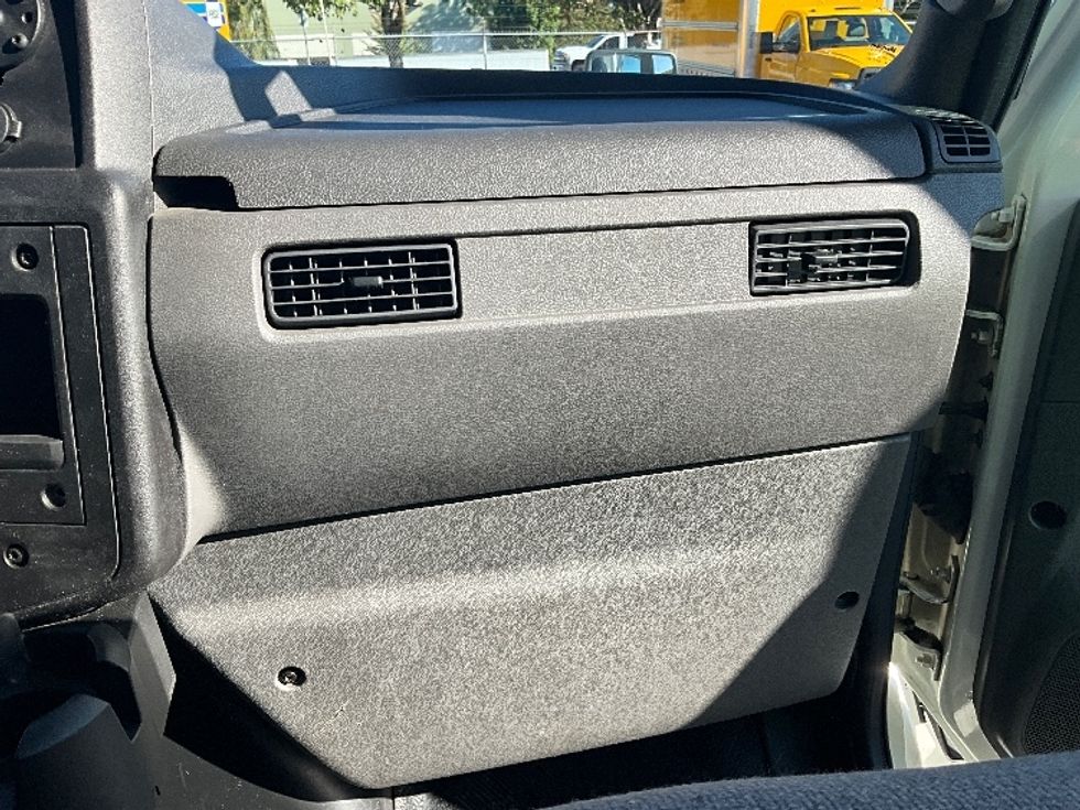 Medium Duty Box Truck-Light and Medium Duty Trucks-International-2020-MV607-Portland-OR-208,365\n\t\tmiles-$ 37,000 - Image 21
