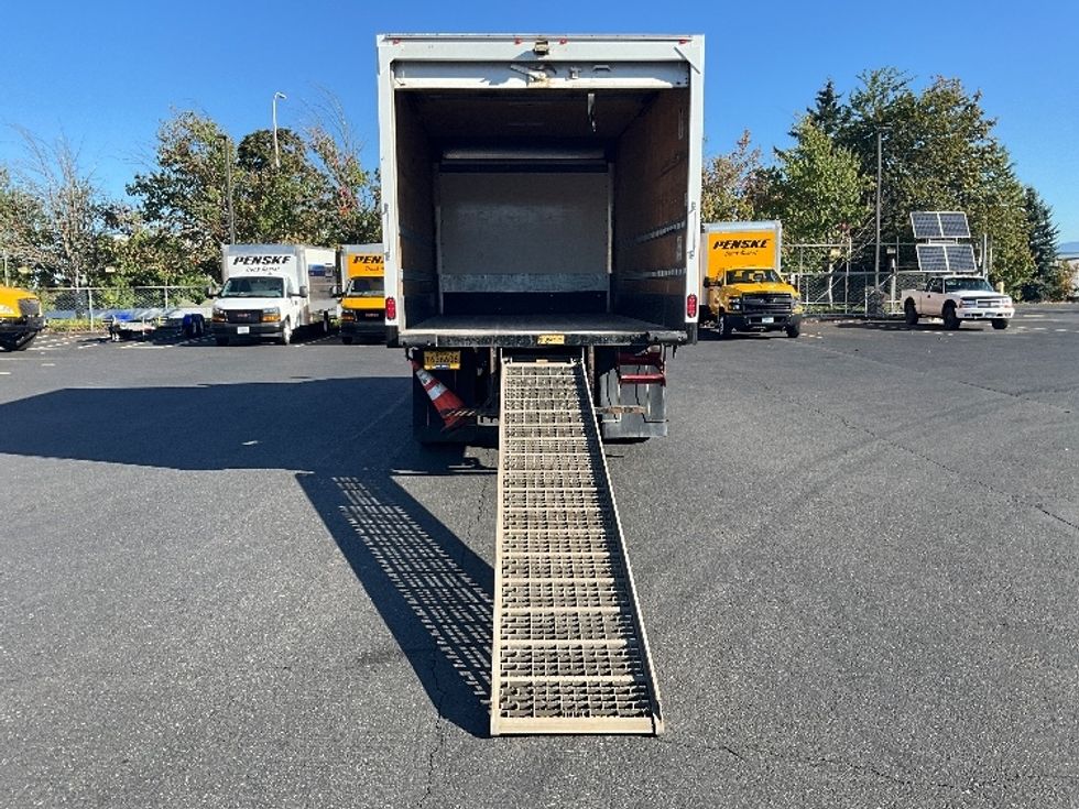 Medium Duty Box Truck-Light and Medium Duty Trucks-International-2020-MV607-Portland-OR-208,365\n\t\tmiles-$ 37,000 - Image 9