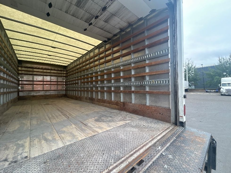 Medium Duty Box Truck-Light and Medium Duty Trucks-International-2020-MV607-Portland-OR-229,009\n\t\tmiles-$ 41,500 - Image 12