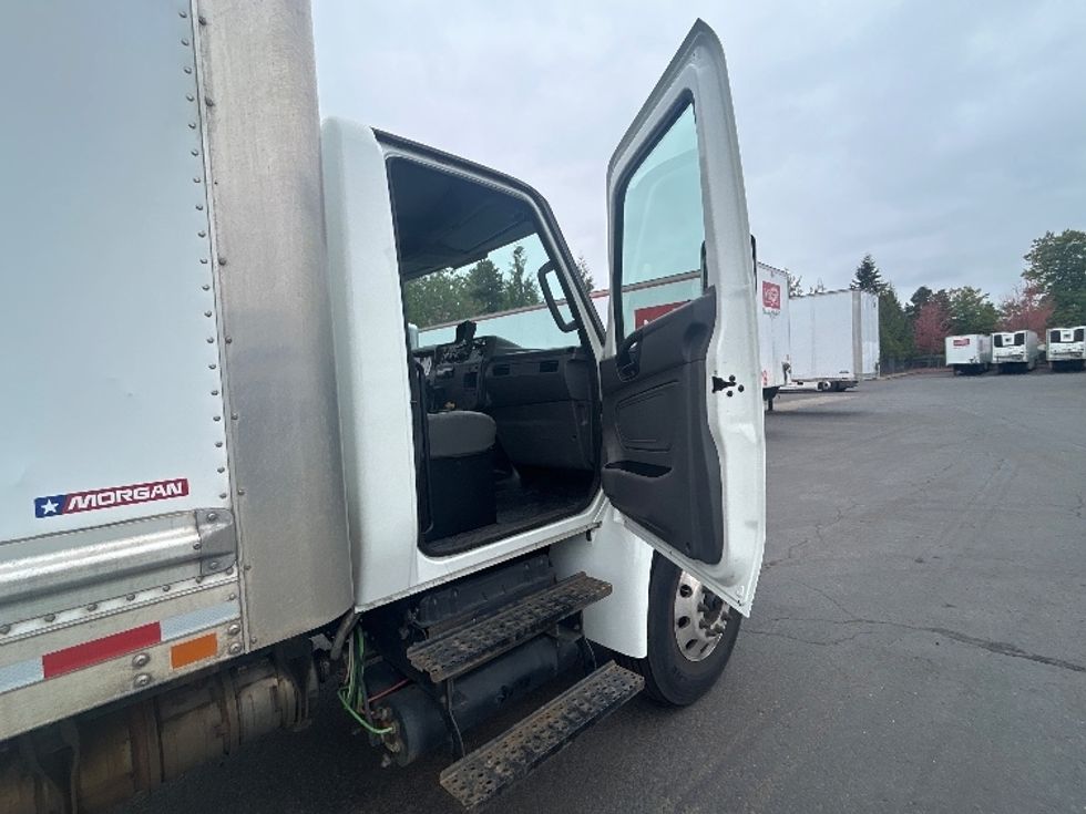 Medium Duty Box Truck-Light and Medium Duty Trucks-International-2020-MV607-Portland-OR-229,009\n\t\tmiles-$ 41,500 - Image 20