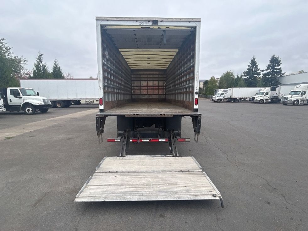 Medium Duty Box Truck-Light and Medium Duty Trucks-International-2020-MV607-Portland-OR-229,009\n\t\tmiles-$ 41,500 - Image 9