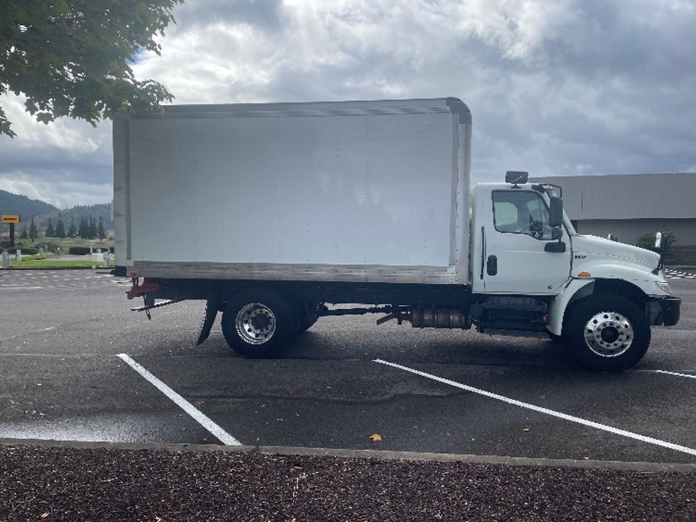 Medium Duty Box Truck-Light and Medium Duty Trucks-International-2020-MV607-Portland-OR-52,776\n\t\tmiles-$ 56,750 - Image 13
